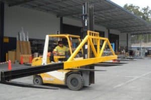 Forklift spreader